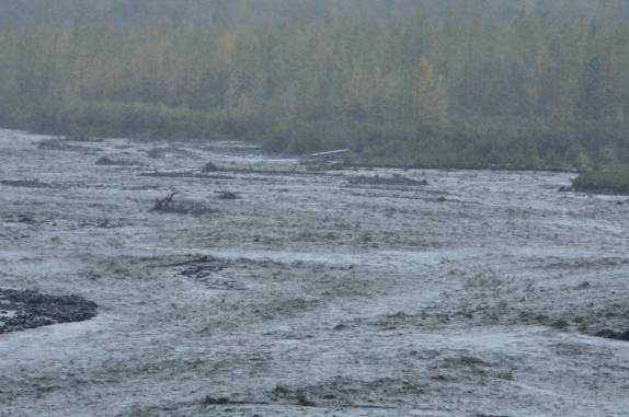 Muita água e corrente fprtíssima no rio que nasce na Exit Glacier, região de Seward, na Península do Kenai, sul do Alaska
